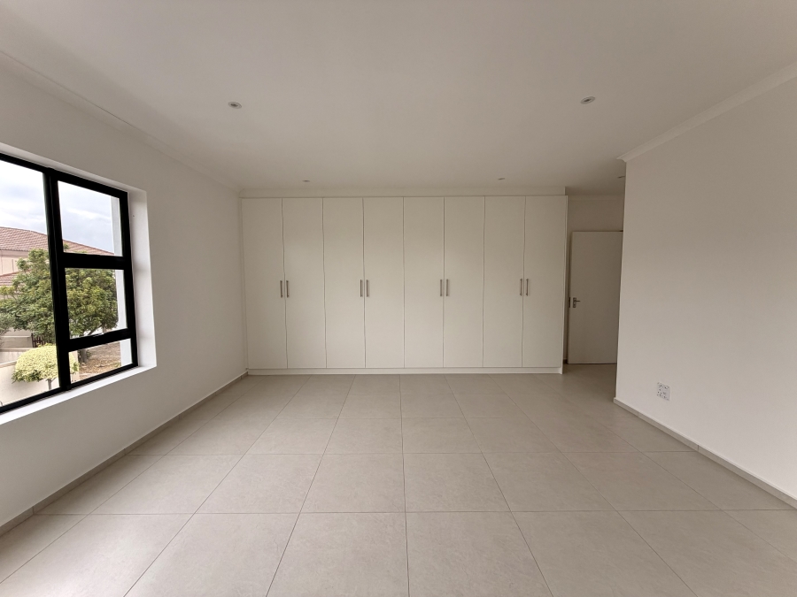 To Let 4 Bedroom Property for Rent in Heritage Park Western Cape
